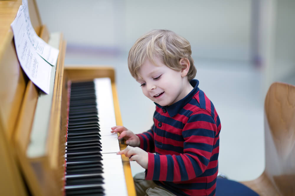Et si vos enfants commençaient le piano ?